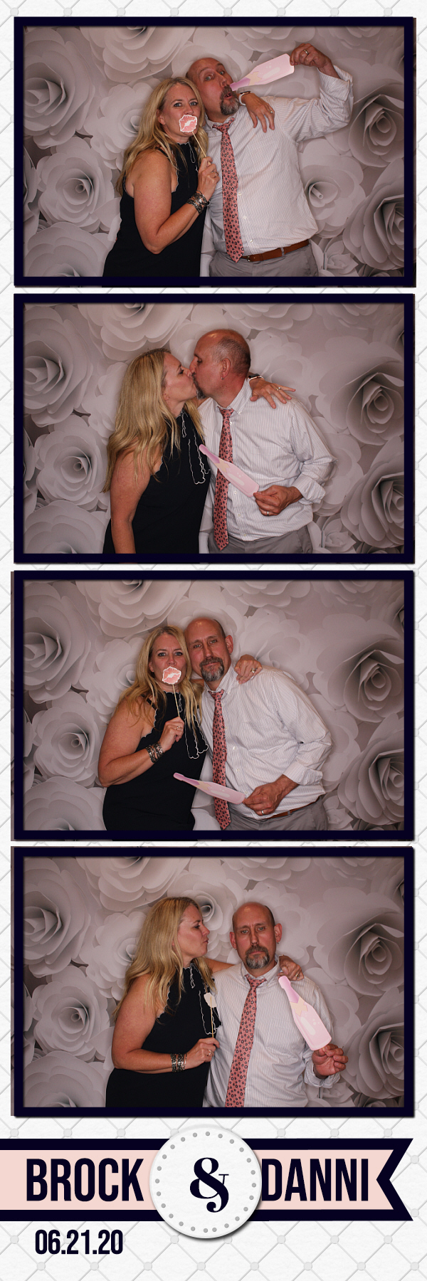 Danni and Brock’s Wedding | View more photos from the event at gallery.photoboothbillings.com/u/PhotoBoothBillings/Danni-and-Brock’s-Wedding